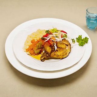 1/4 De Poulet Grillé + 3 Boules D'attiéké