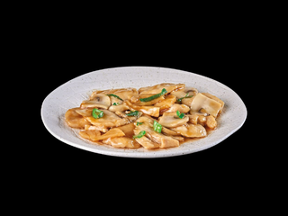 Pollo con bambu e funghi