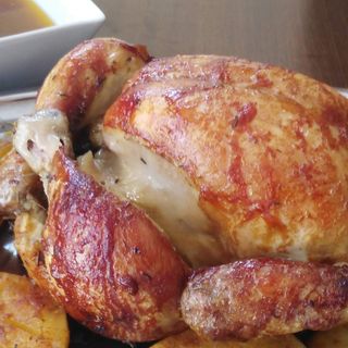 Promoción 1 pollo con 3 raciones de patatas fritas 