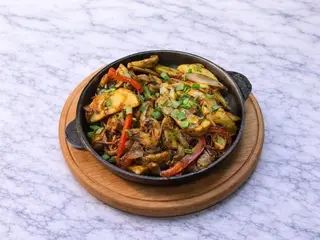 Гаряча сковорідка з курочкою (300g)