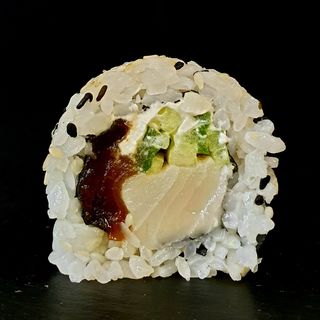 California z surową rybą maślaną