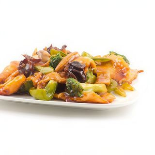 Pollo Con Bambú Y Setas Chinas