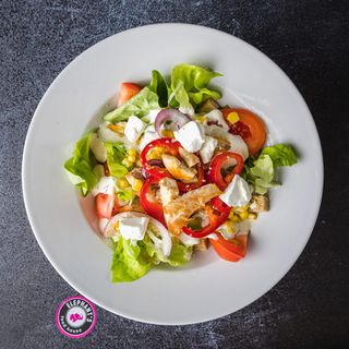 Pileća salata sa povrćem 