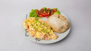 Jajecznica na szynce
