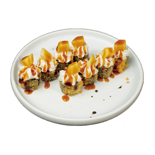 82. Maki Tempura De Salmón Con Queso Y Mango (8 Uds.)