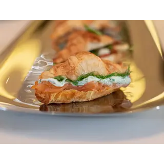  Croissant fourré saumon fumé tzaziki   