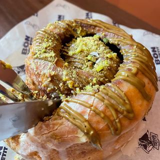 Rollo de pistacho (crema + pistachos)