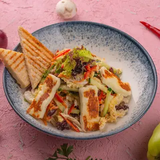 САЛАТ С СЫРОМ ХАЛЛУМИ