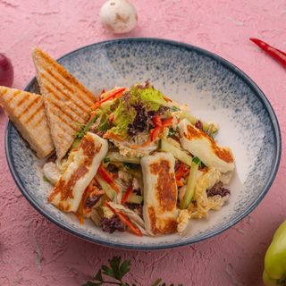 САЛАТ С СЫРОМ ХАЛЛУМИ