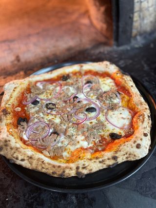 Pizza tonno (33 cm.)