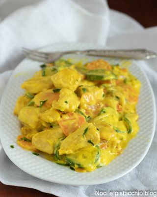 Pollo e verdure miste curry