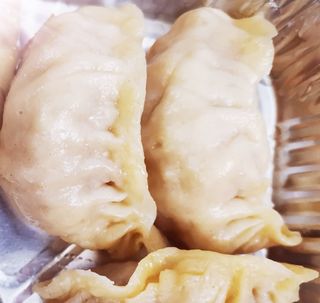 8. Ravioli di carne al vapore - 4 pezzi 