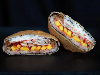 Burger z węgorzem