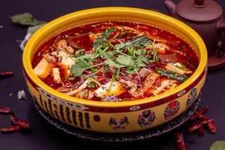 Mix di brodo piccante con carne/毛血旺