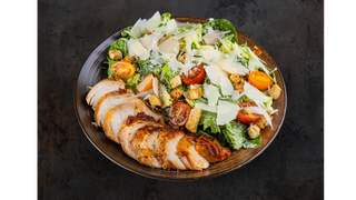 Sałatka cezar z kurczakiem