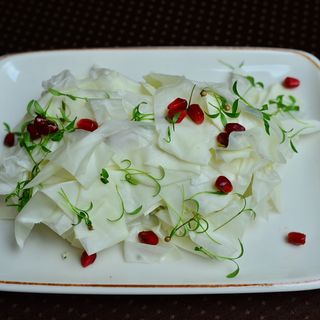 ნადუღის სალათი სულგუნის ფირფიტებით