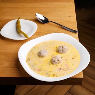 Ciorbă a la grec cu perişoare