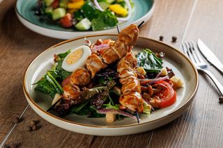 Салат с курицей в соусе терияки (260г)