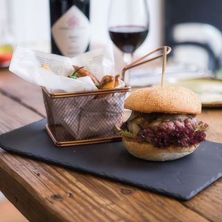 Doble smash burger mediterránea de rubia gallega