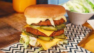 ორმაგი ჩიზბურგერი სპეც სოუსით