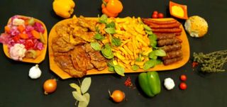 Platou mix grill pentru 5-6 persoane