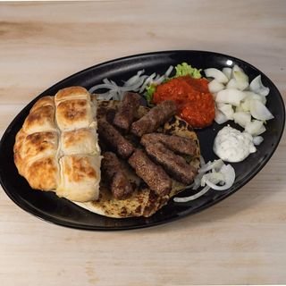 7 ćevapa u lepinji i piće