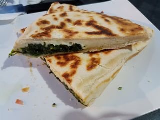 Cassone con Prosciutto Crudo, Mozzarella e Funghi