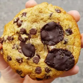 1 Chocolate Chip Cookie (1 und)