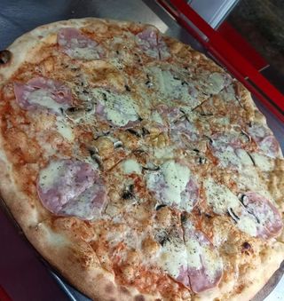 Pizza Capricciosa