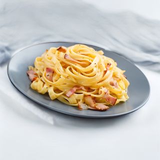 Талиатели Карбонара Пармезан