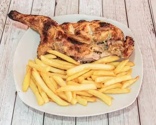 1/2 Pollo Asado+patatas Y Bebida