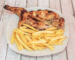 1/2 Pollo Asado+patatas Y Bebida