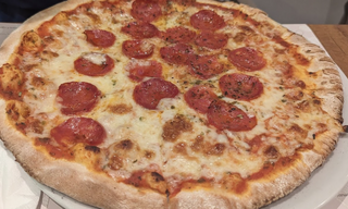 Pizza De Pepperoni (26 Cm. A 28 Cm. Aprox.)