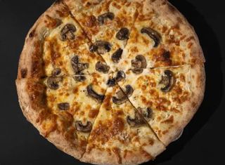 Pizza with Porcini Mushrooms 