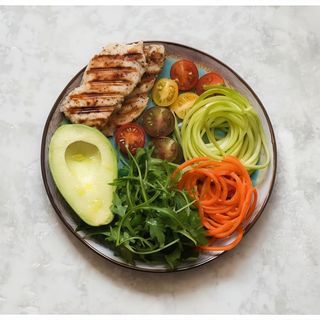 Ensalada De Pechuga De Pollo Al Grill