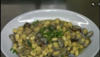 Gnocchetti con funghi porcini, Rughetta e vongole