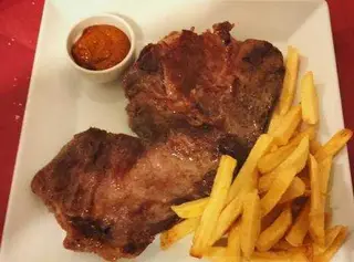 Churrasco De Cerdo con Patatas +salsa a elegir