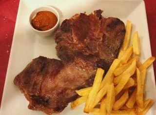 Churrasco De Cerdo con Patatas +salsa a elegir