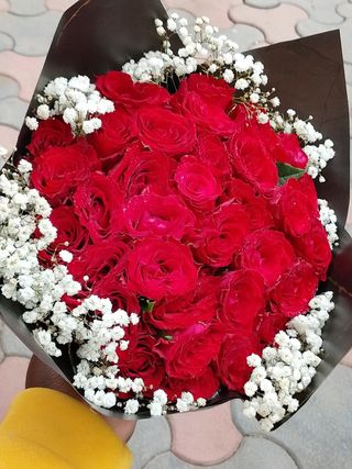 40 Stems Roses and baby's breath