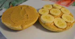 Bejgl sa bananama i kikirikijem