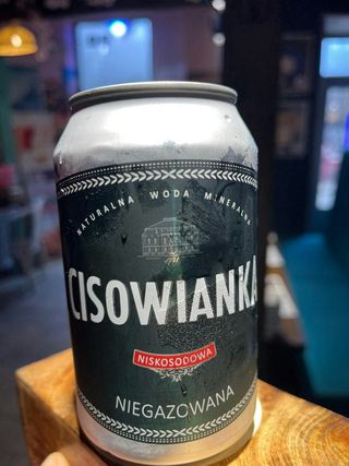 Woda Cisowianka niegazowana