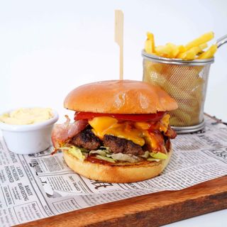 Magazin Burger + Coca-Cola 0.33l