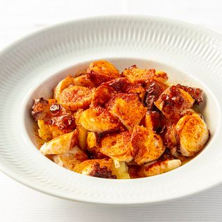 Pulpo A La Gallega Con Sus Cachelos