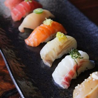 NIGIRI- ZUSHI