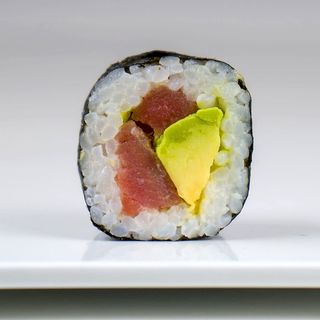 Maki Atún y Aguacate, 8 Unidades