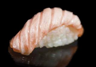 N10 Nigiri sake flambè