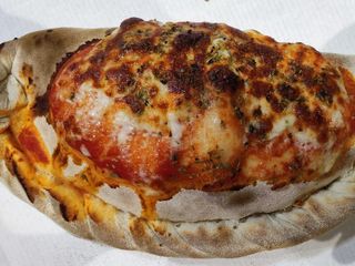 Pizza Calzone De La Casa (32 Cm.)