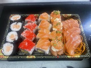 U64 Sashimi Salmao com sushi - 22Peças