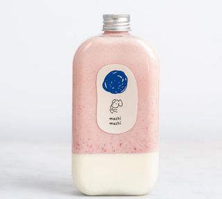 Latte con fragola e panna cotta 