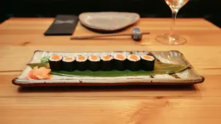 SALMON MAKI